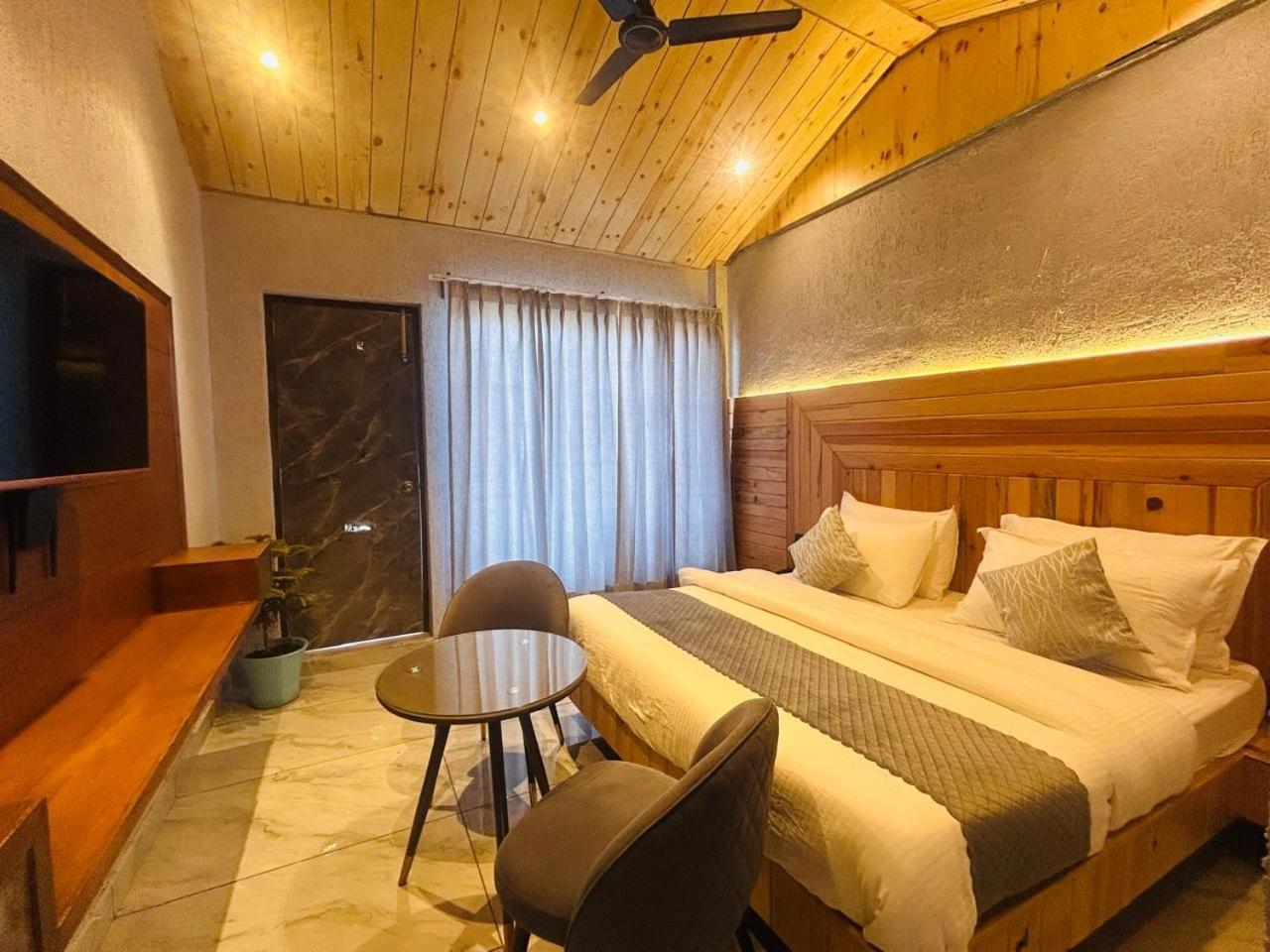 Living On The Edge A Luxury Stay มัสซูรี ภายนอก รูปภาพ