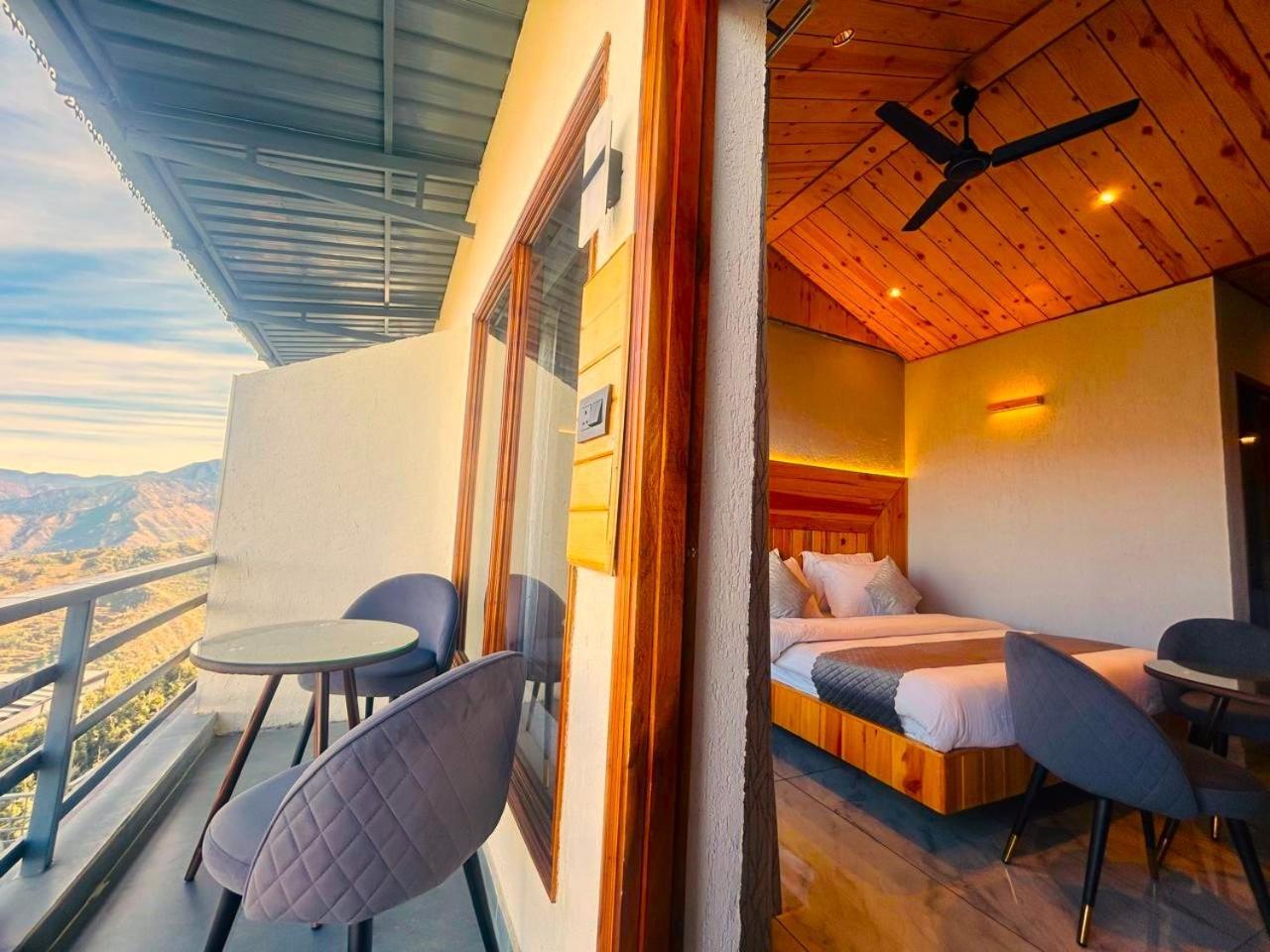 Living On The Edge A Luxury Stay มัสซูรี ภายนอก รูปภาพ