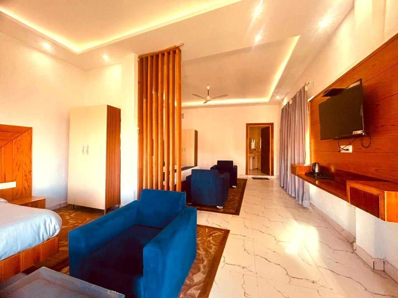 Living On The Edge A Luxury Stay มัสซูรี ภายนอก รูปภาพ