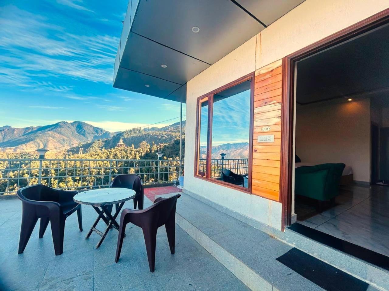 Living On The Edge A Luxury Stay มัสซูรี ภายนอก รูปภาพ