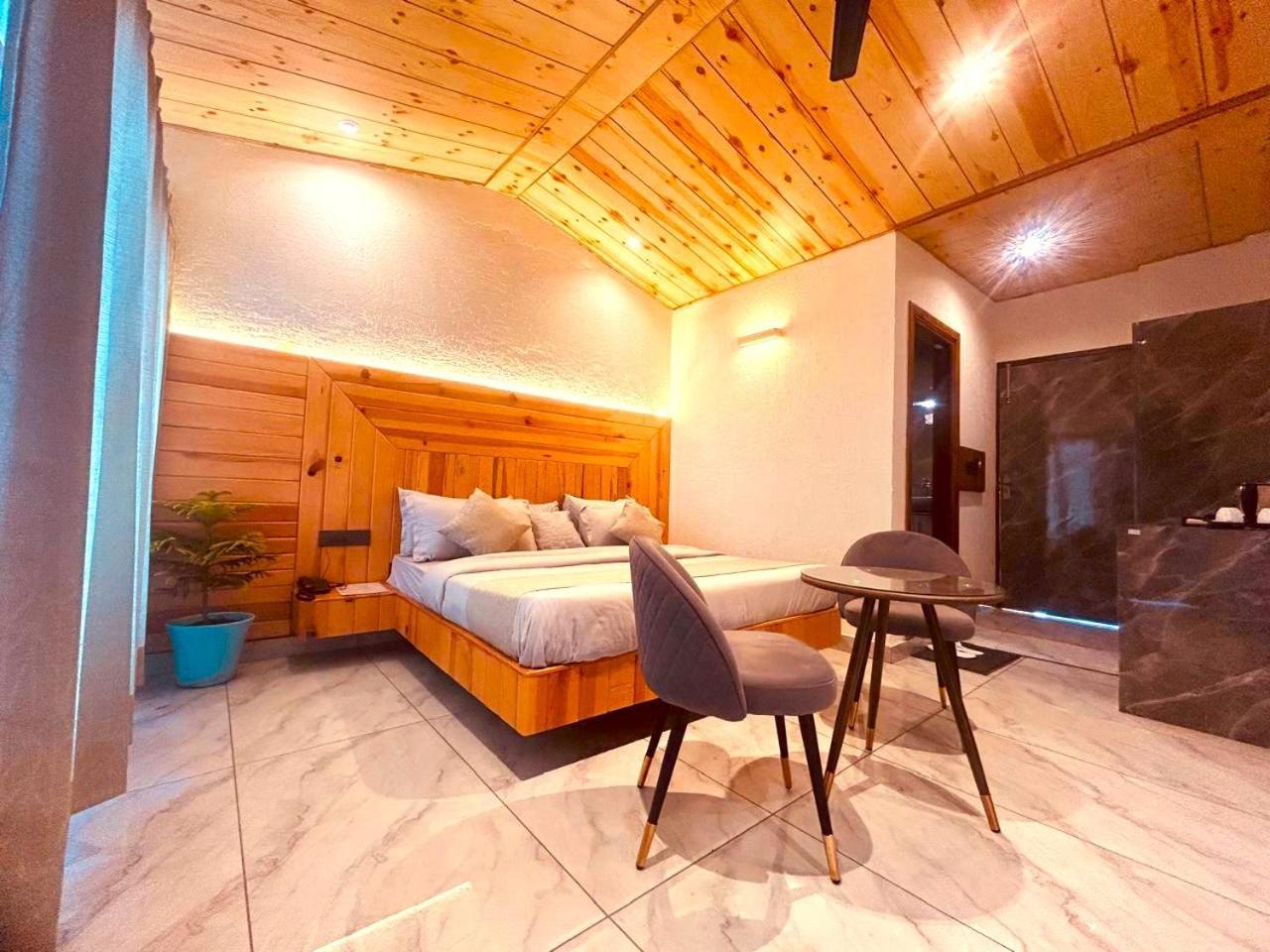 Living On The Edge A Luxury Stay มัสซูรี ภายนอก รูปภาพ