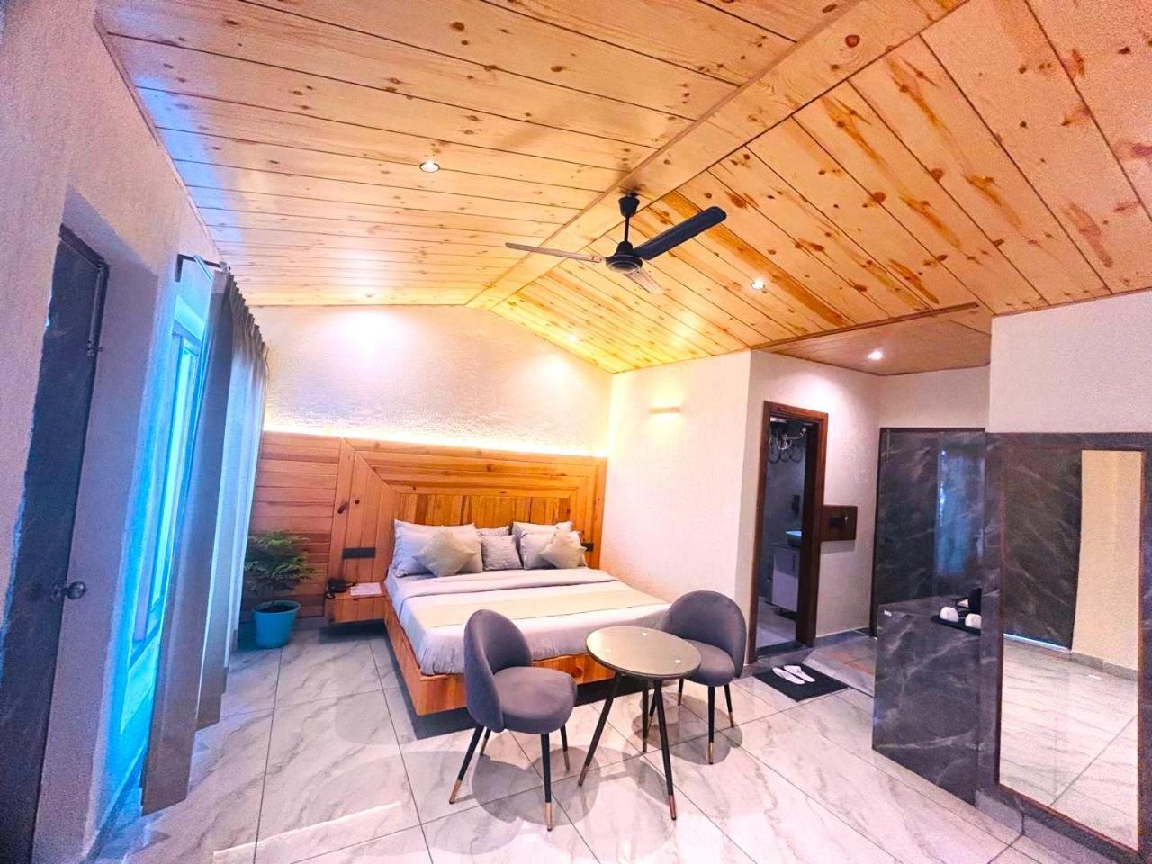 Living On The Edge A Luxury Stay มัสซูรี ภายนอก รูปภาพ